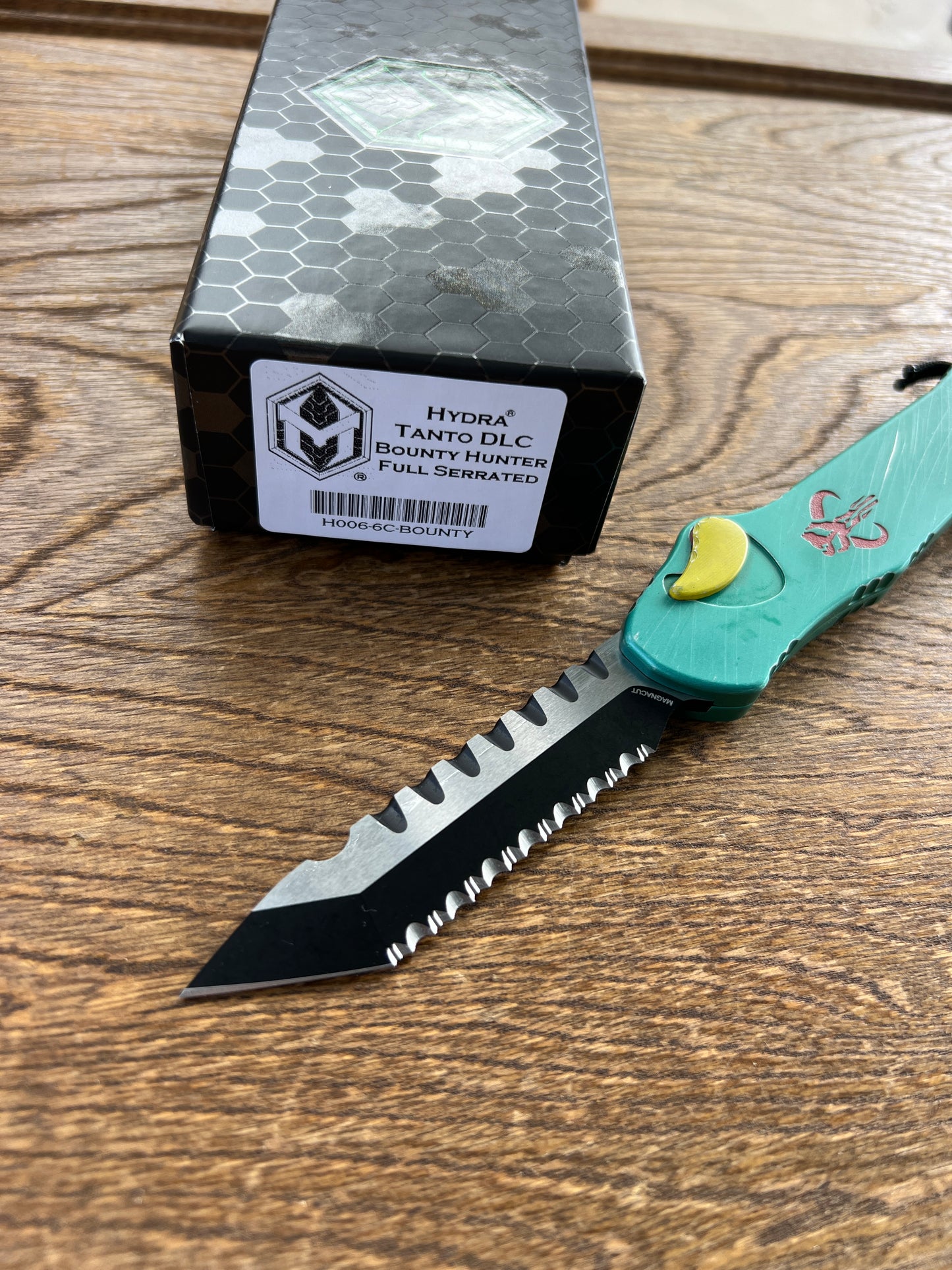 Heretic Hydra V3 Bounty Hunter w/ Full Serrated DLC Tanto MagnaCut H006-6C-BOUNTY