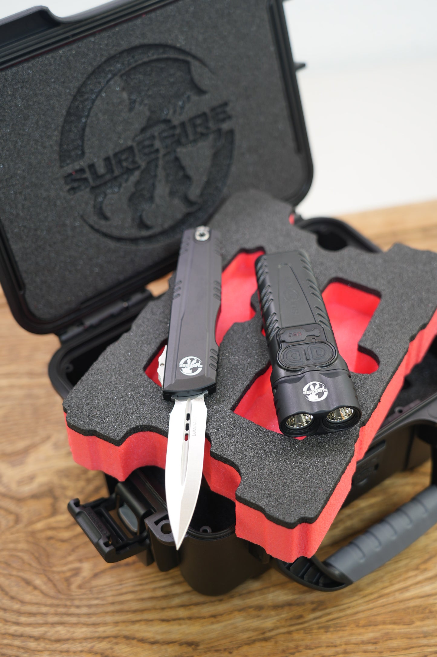 Microtech/SureFire Collaboration Luminary AUTO OTF Knife Box Set 3.625" M390MK Stonewashed Double Edge Dagger Blade, Black Machined Aluminum Handles, Includes SureFire Stiletto Pro II EDC Flashlight - 1270-10SET