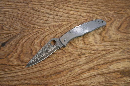 Spyderco Endura Flat Ground 3.83" VG10 Damascus Plain Blade, Titanium Handles, Lockback - C10TIPD